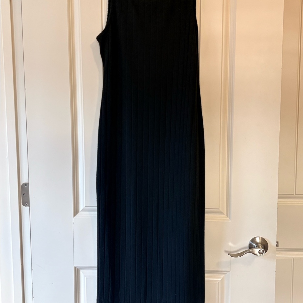 Elegant Black Sleeveless Dress